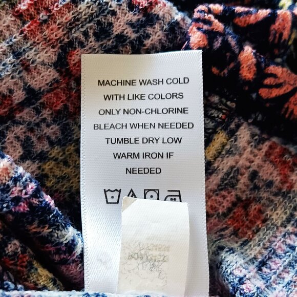 MAURICES Navy Multicolored Floral Tank Top Size XS ($14) - Picture 9 of 9